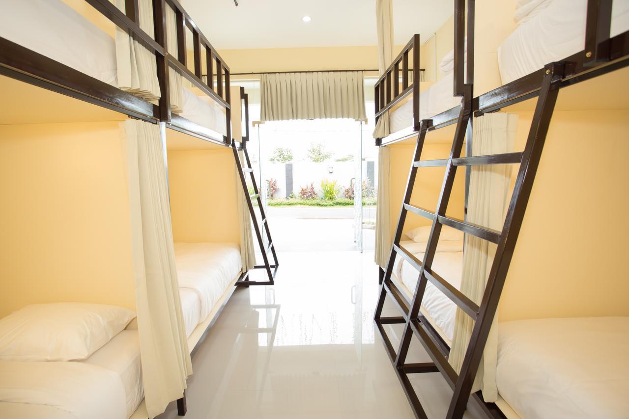 V Canggu Dormitory Exterior foto