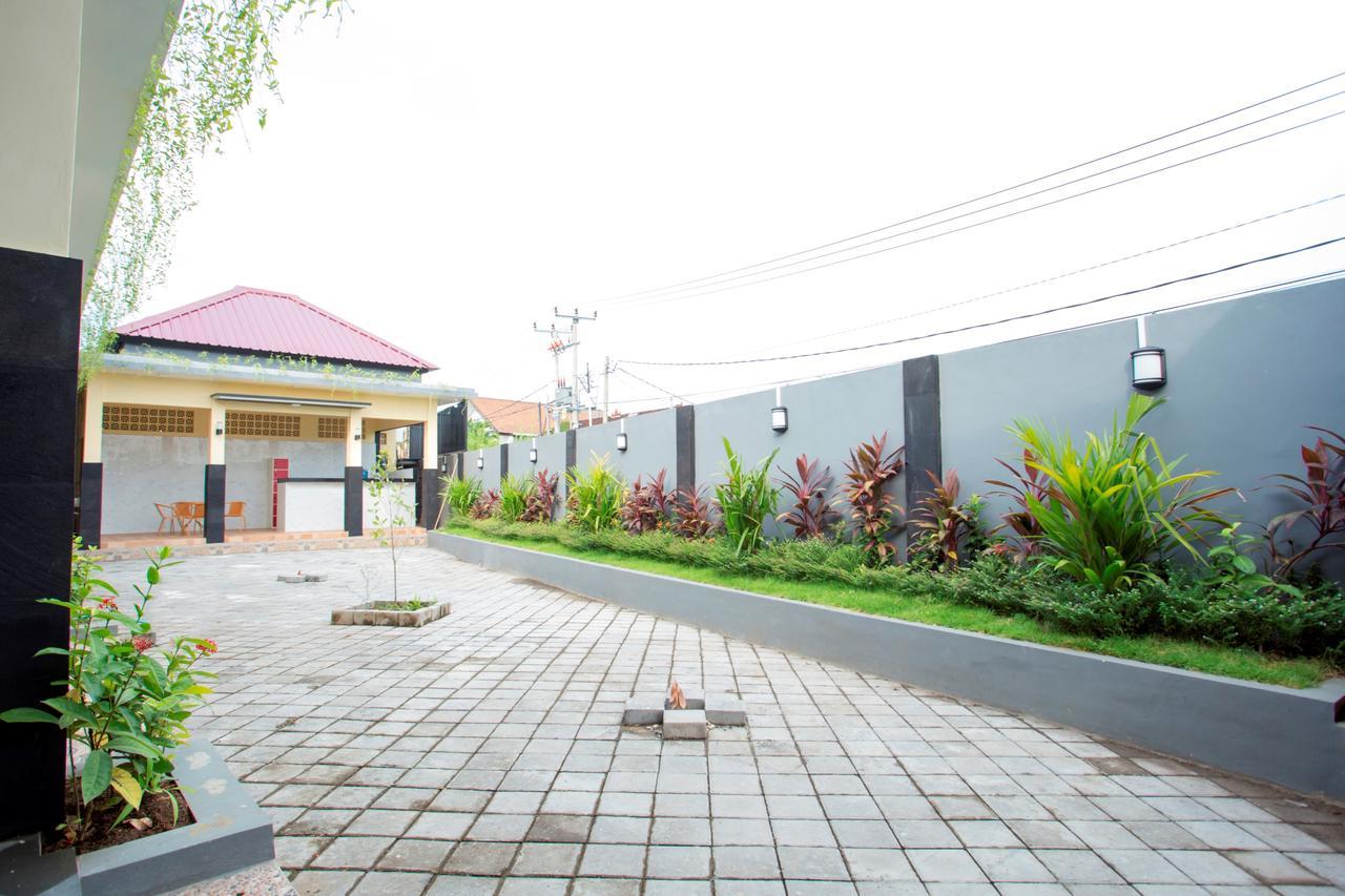 V Canggu Dormitory Exterior foto