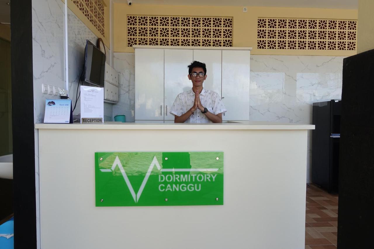 V Canggu Dormitory Exterior foto
