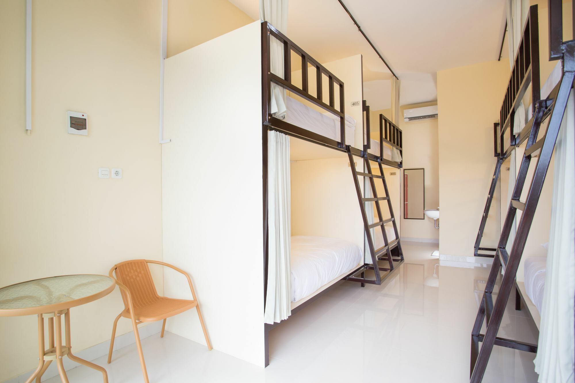 V Canggu Dormitory Exterior foto
